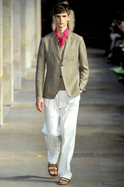 Look 29
